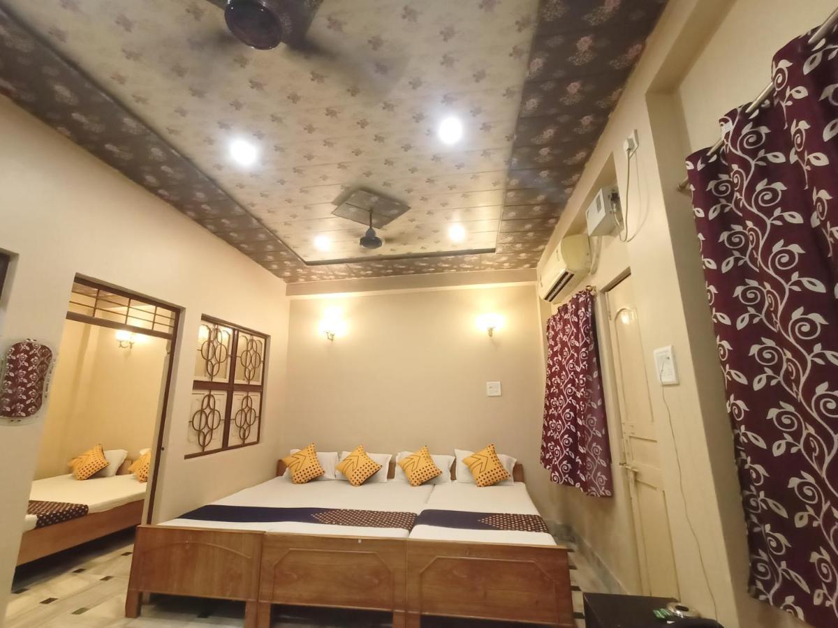 Hotel Aakash Ganga Varanasi Ngoại thất bức ảnh